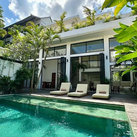 Canggu Villa - 7Br Private Cook, Pool, Rooftop Cinema